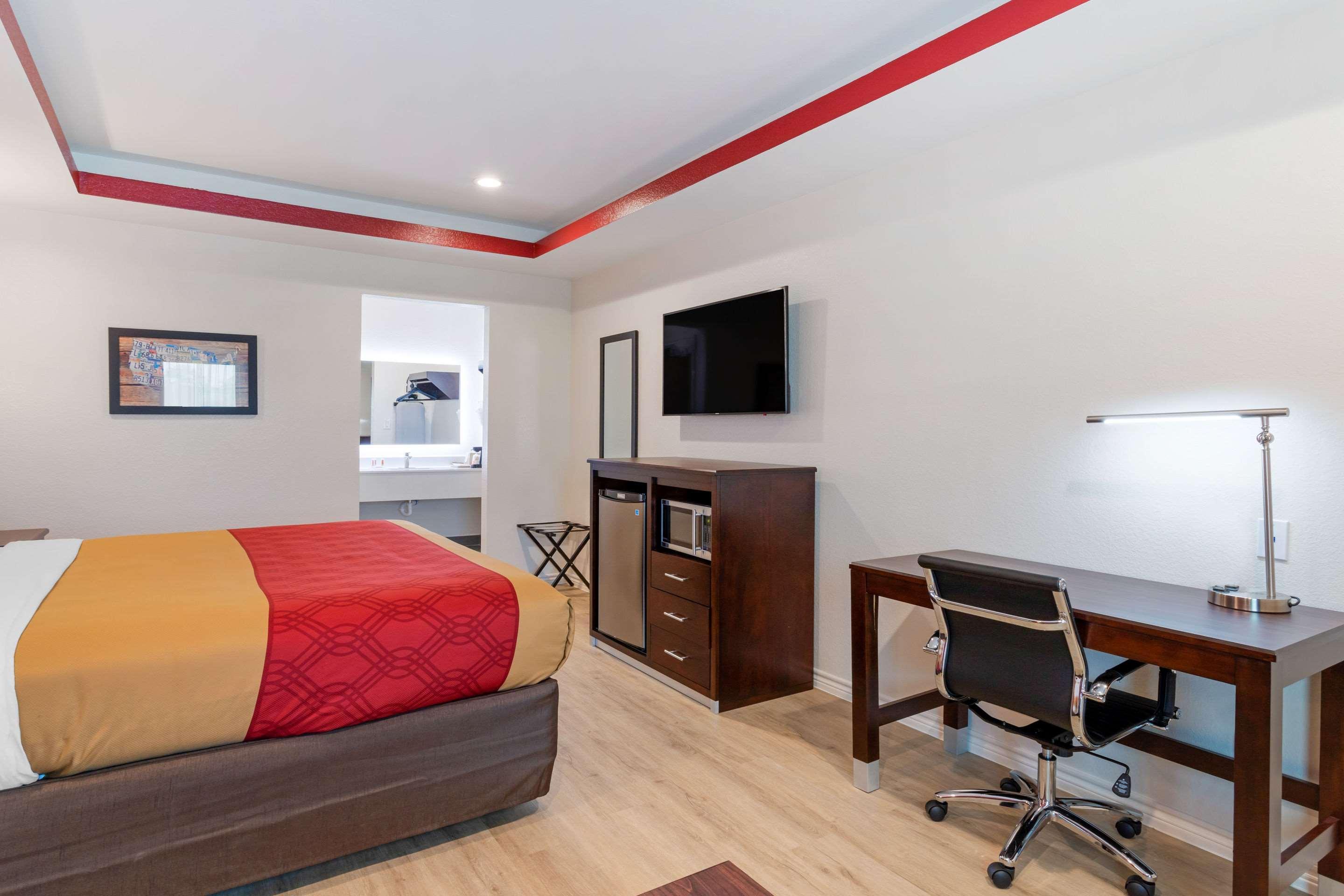 Econo Lodge Houston Exterior photo